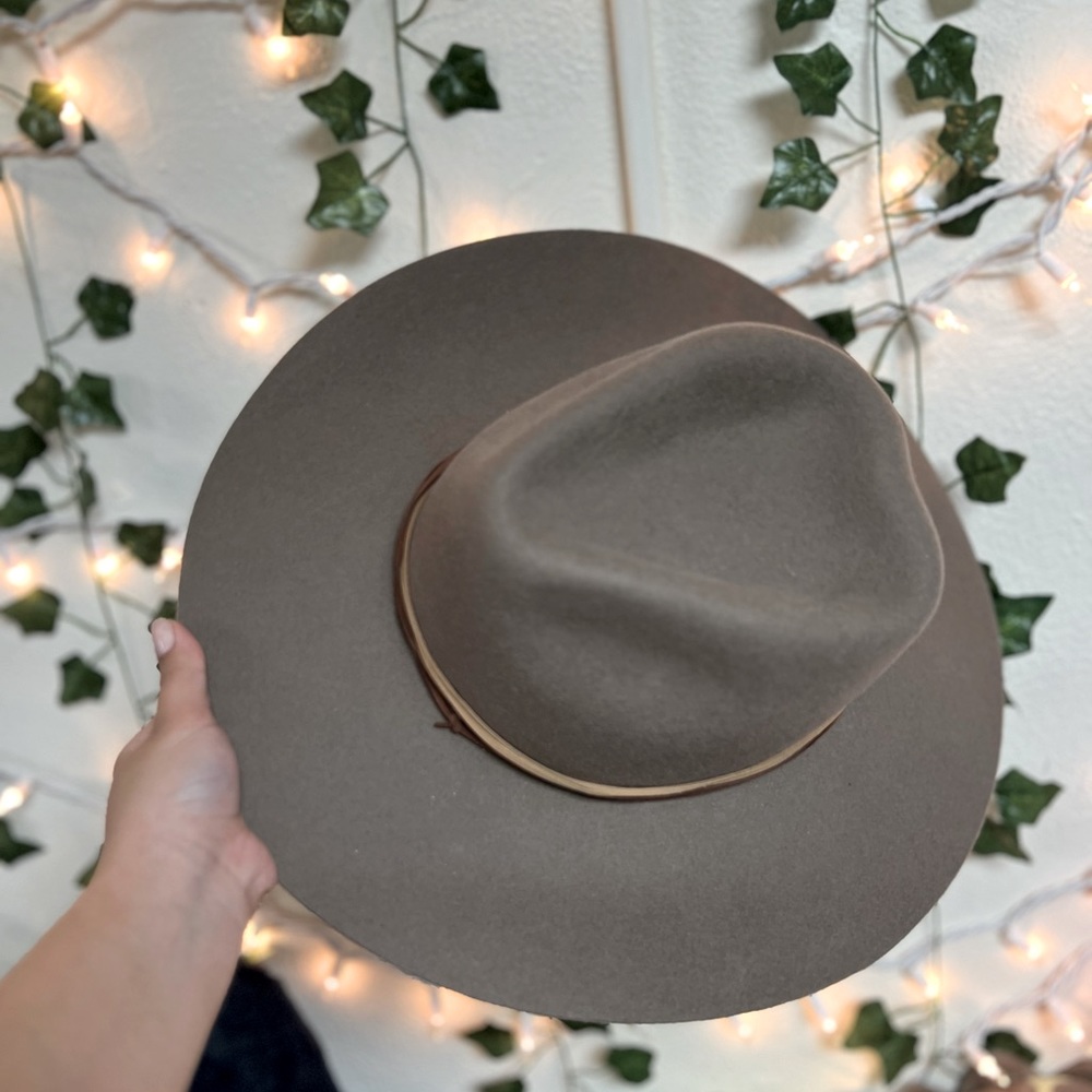 Tan Crown Heart Rustler Hat
